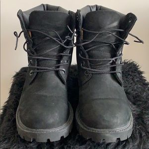 Black timberland boots